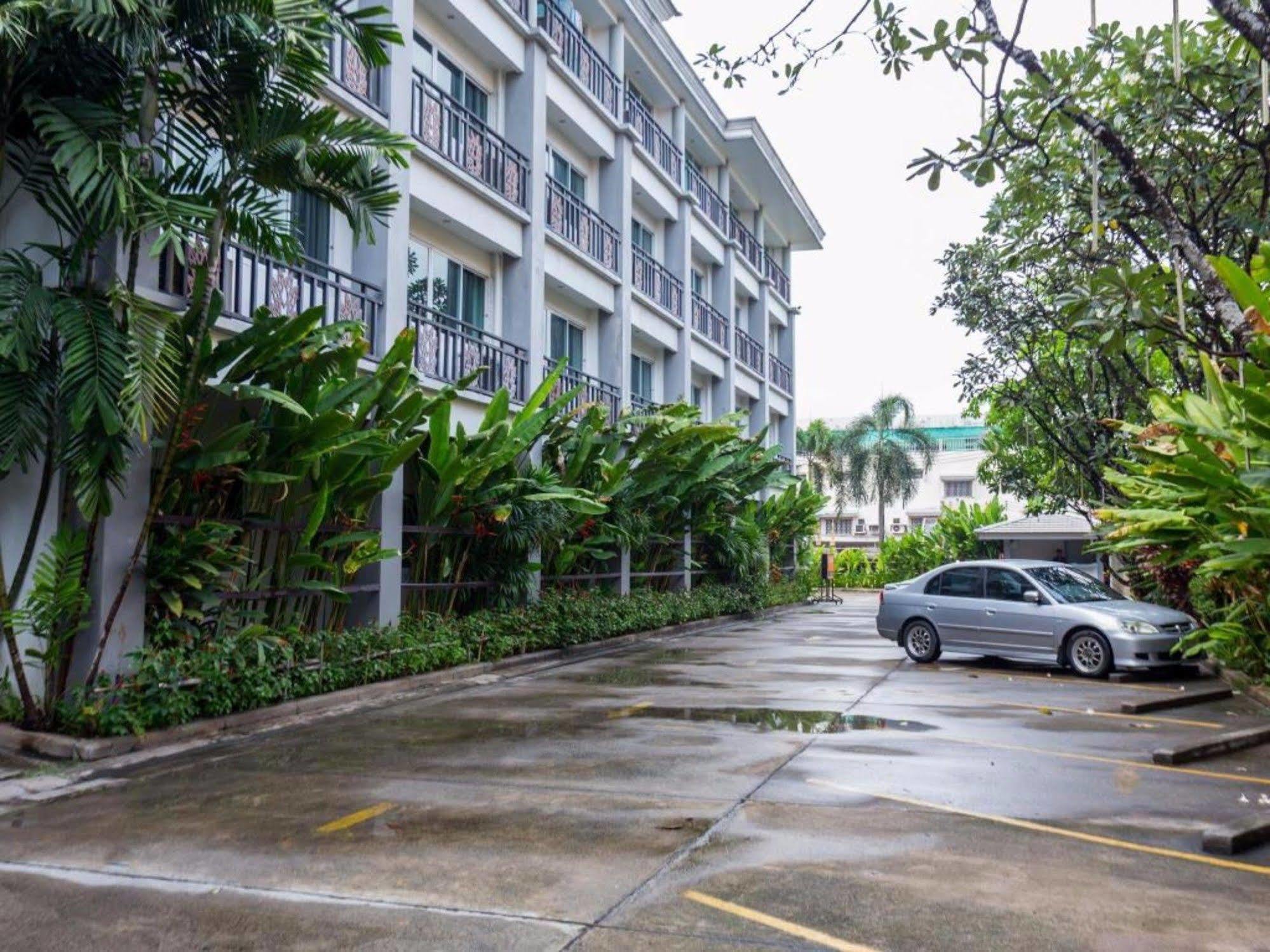 14 Resort Bangkok Ngoại thất bức ảnh